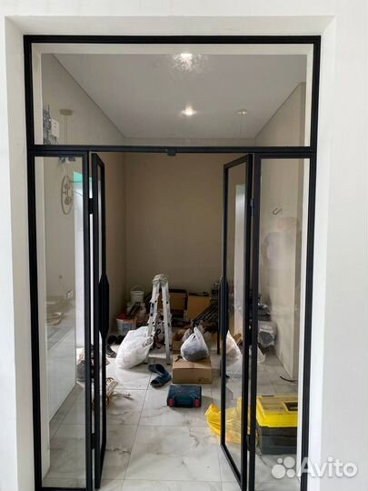 Двери распашные стеклянные