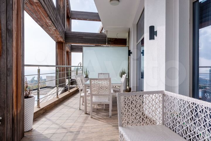 4-к. квартира, 400 м², 2/4 эт.