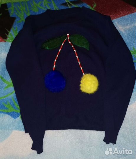 Костюм 42-44,одет 1 раз