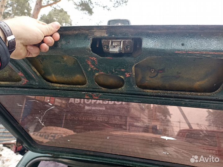 Крышка багажника нива 2121 с стеклом