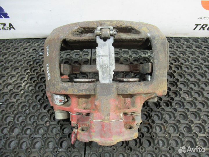 41033395 Суппорт левый