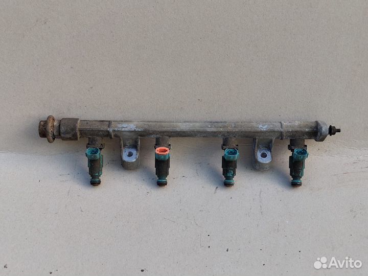 Топливная рампа Hyundai Sonata 2л