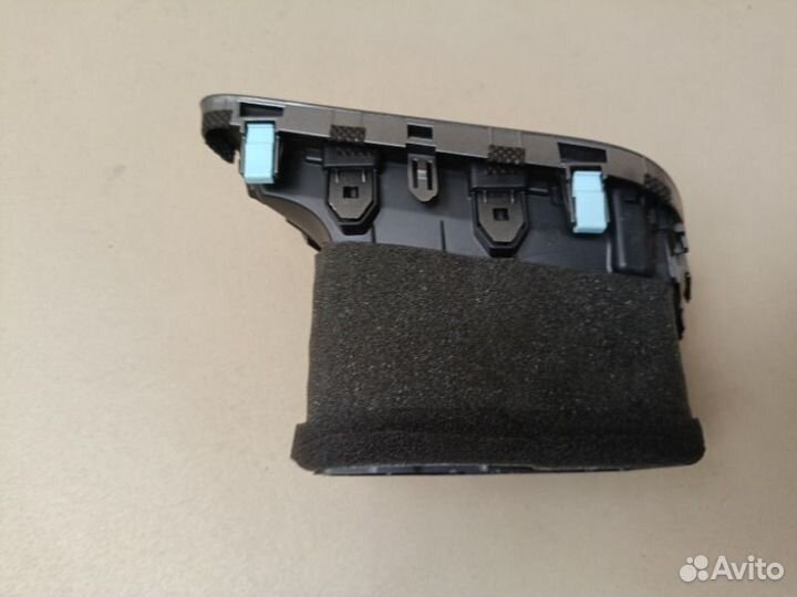 Дефлектор воздушный правый Hyundai Solaris 1 2021