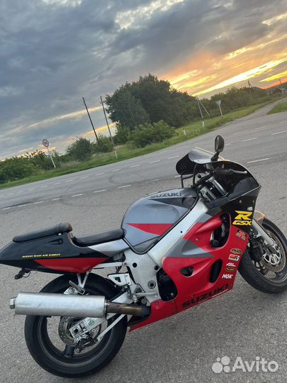 Suzuki gsx-r 600 srad