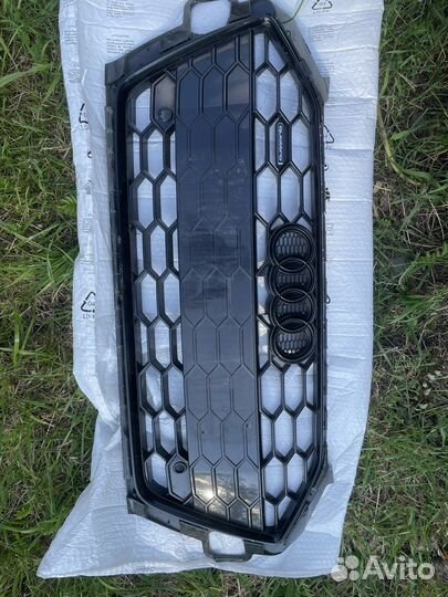 Решетка радиатора Audi a4 b9 рест