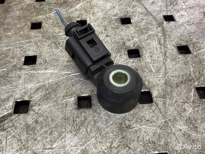 Датчик детонации Volkswagen Golf