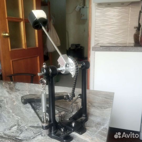 Педаль для бас барабана