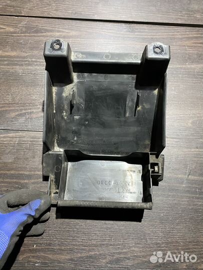 Пластик акб для Kawasaki Z750 04-06