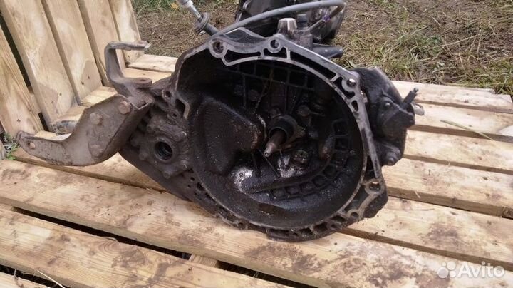 МКПП (механическая коробка переключения передач) D