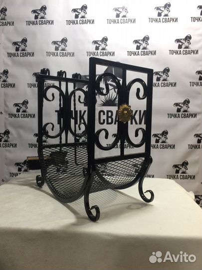 Дровница с элементами холодной ковки