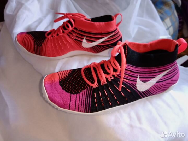 Кроссовки nike hyperfeel cross. Новые. Р-р 7