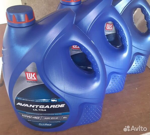 Моторное масло Лукойл Авангард 10w40