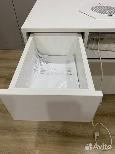 Маникюрный стол с пылесосом