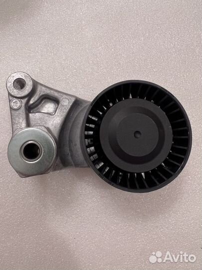 Рычаг с натяжным роликом 94810240375 95B 92A