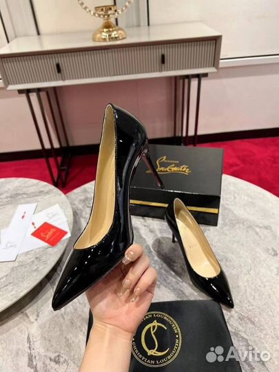 Туфли женские Christian Louboutin