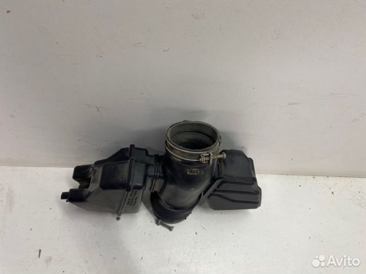 Патрубок воздушного фильтра Toyota Land Cruiser