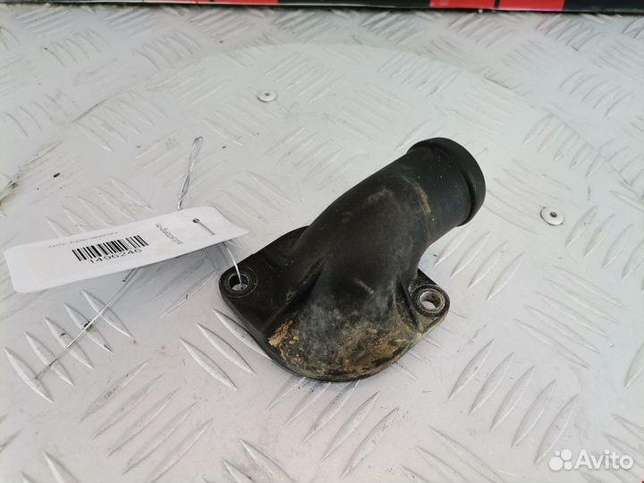 Корпус термостата Volkswagen Golf 1991 055121121F