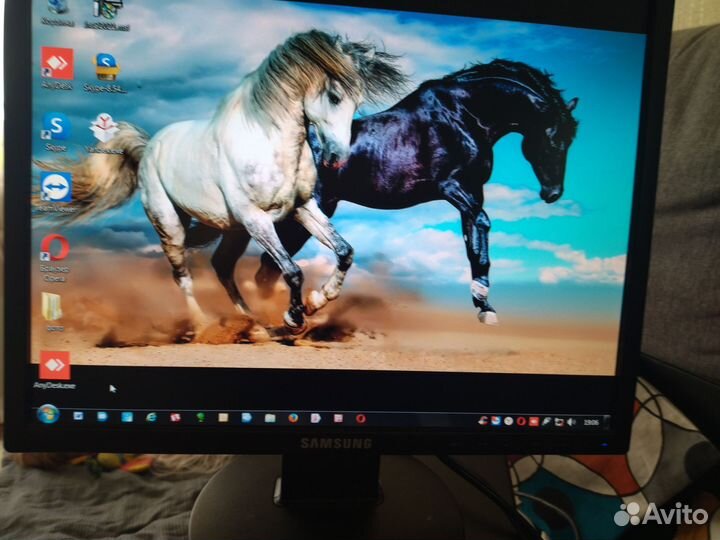 Монитор Samsung