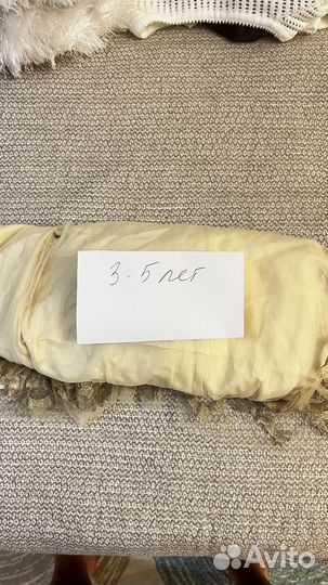 Платье праздничное на девочку от 3-5 летновый год