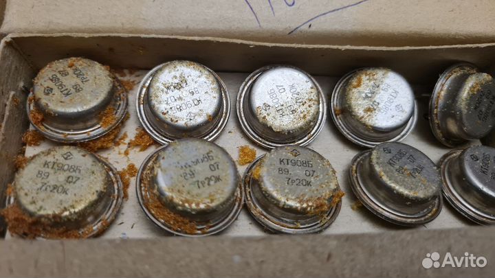 Транзисторы кт908б 56шт.(1987г СССР)