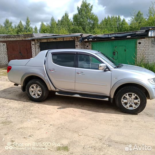 Mitsubishi L200 2.5 AT, 2011, 209 000 км