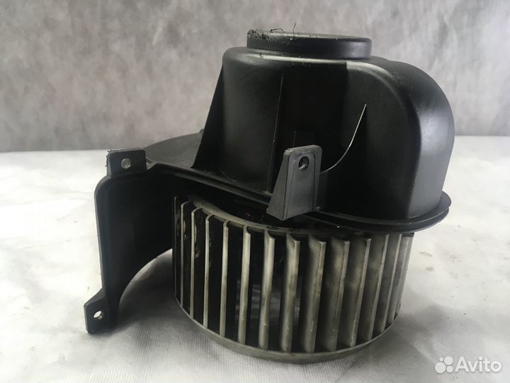 Моторчик печки Volkswagen Tuareg