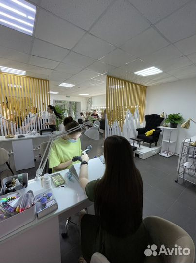 Сдам место мастеру маникюра