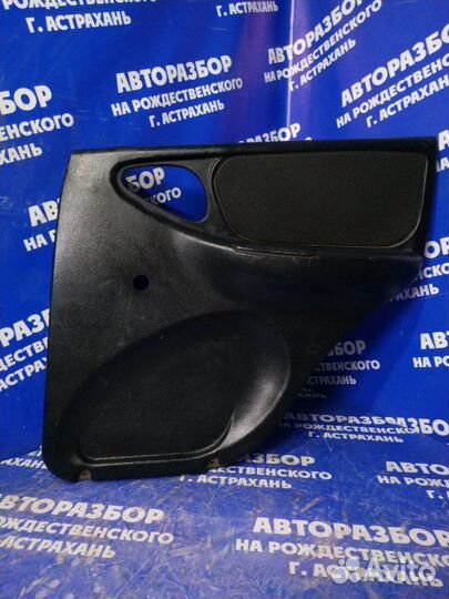 Задняя правая обшивка двери Chevrolet Niva