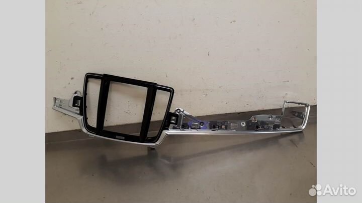 Рамка центрального монитора Volvo