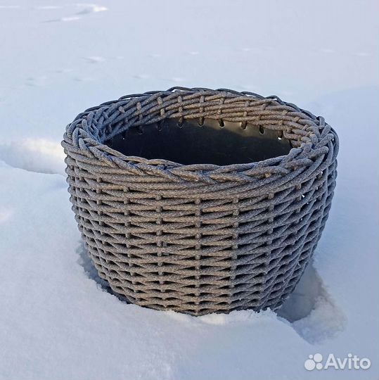 Кашпо из ротанга