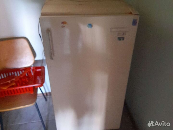 Холодильник бу маленький рядом
