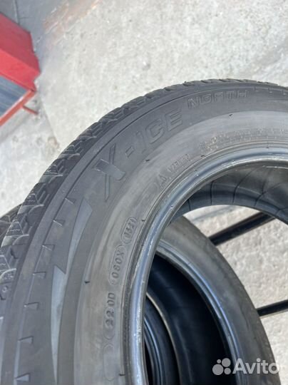 Michelin X-Ice North XIN2 215/65 R16