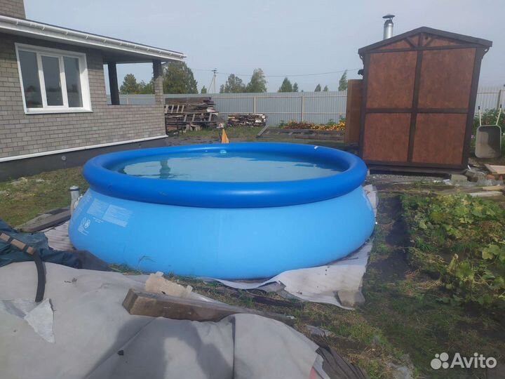 Надувной бассейн