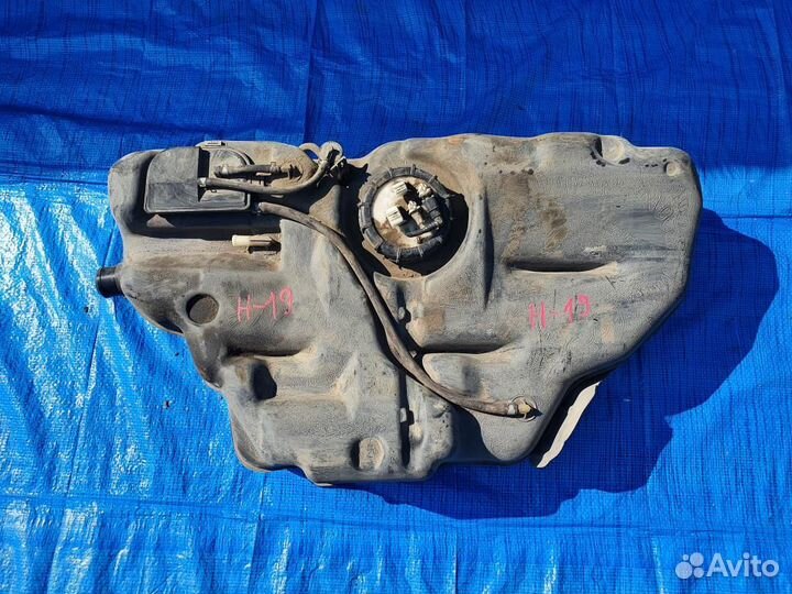 Бензобак nissan march K11