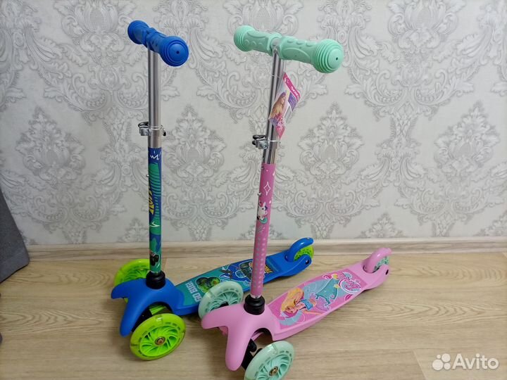 Самокаты новые,со светящимися колесами