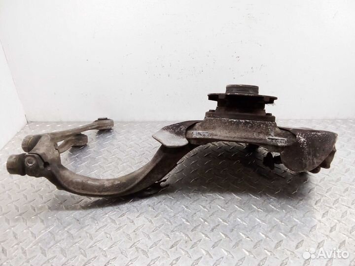 Кулак поворотный правый Audi Allroad C7 4G0407242E