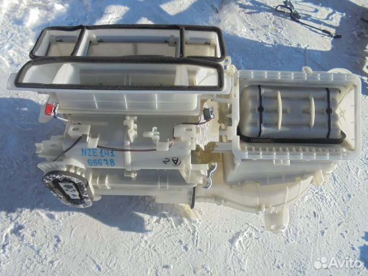 Корпус печки Toyota Corolla Fielder NZE141 1NZ-FE