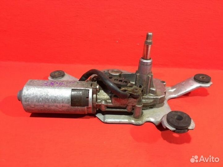 Моторчик стеклоочистителя задний Mitsubishi