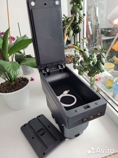 Подлокотник в Ford fiesta