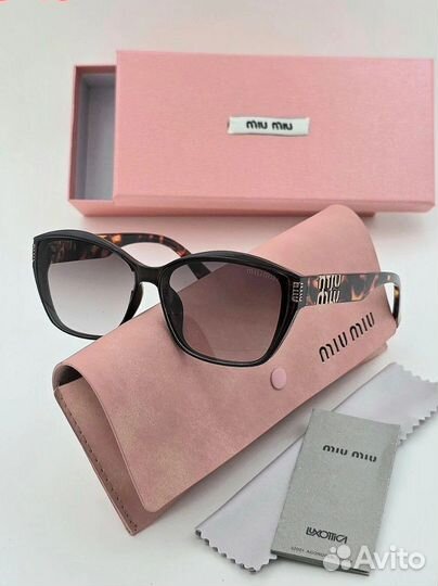Солнцезащитные очки miu miu