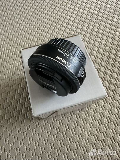 Объектив Canon EFS 24mm f/2.8 STM