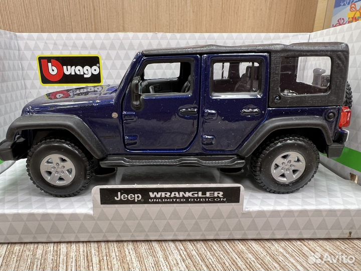Модель jeep wrangler rubicon 1:32. Bburago