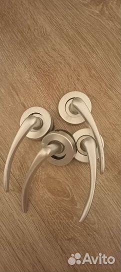 Ручки дверные с замком за 1 шт