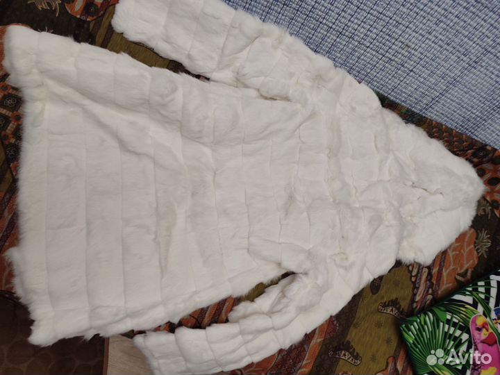 Шуба из кролика с капюшоном