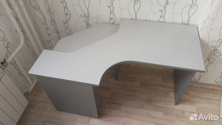 Стол компьютерный