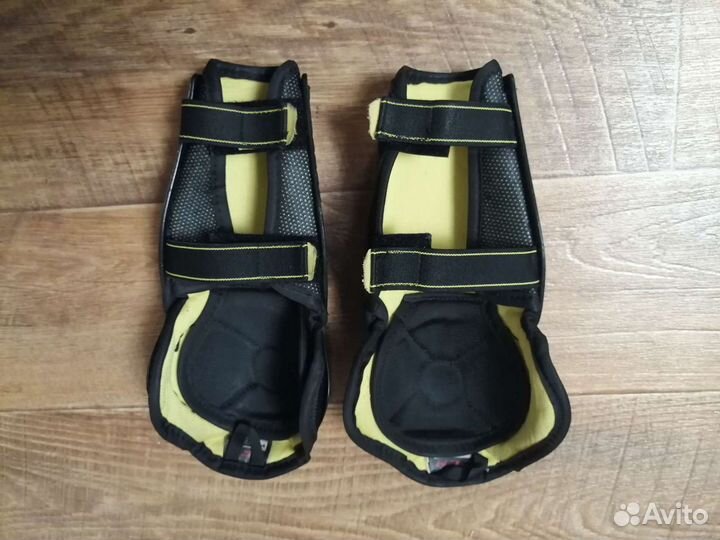 Наколенники (щитки)