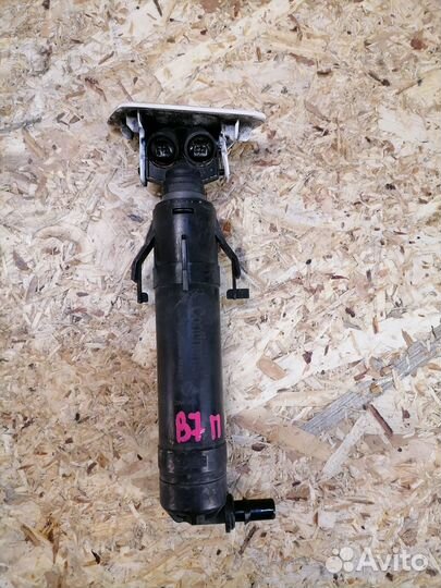 Форсунка омывателя фары Volkswagen Passat B7