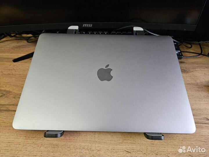Apple MacBook Pro 13 2019 i5 16/256gb Touchbar