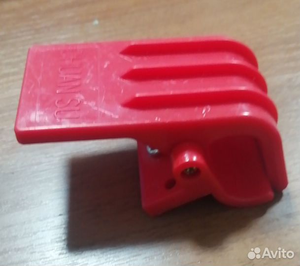 Клипса, зажим для пял