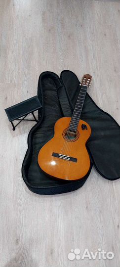 Продам гитару yamaha C 40
